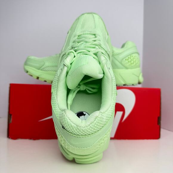 Nike Zoom Vomero 5 Vapor Green Size 9.5 Men - Picture 4 of 8